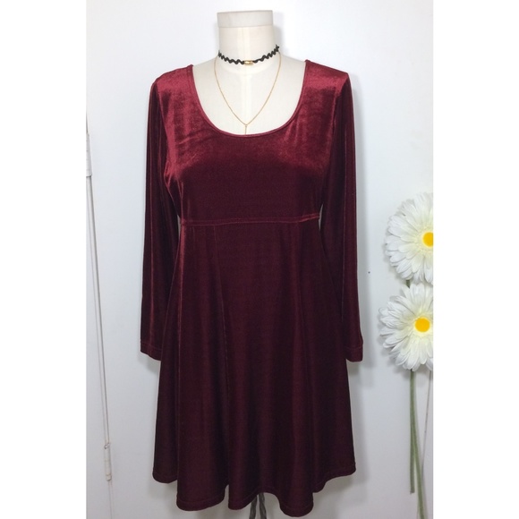 Vintage Dresses & Skirts - Vintage Burgundy Velvet Long Sleeve Babydoll Dress